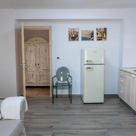 Familija Lovrinovi Retreat Zvoneca