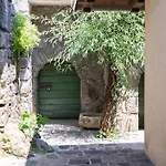 Familija Lovrinovi Retreat - Relax&reconnect Daire Zvoneca