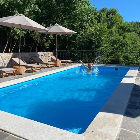 Apartament Familija Lovrinovi Retreat With Shared Pool Zvoneca