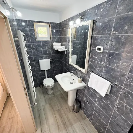Familija Lovrinovi Retreat Apartament