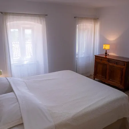 Familija Lovrinovi Retreat With Shared Pool Appartamento Zvoneca