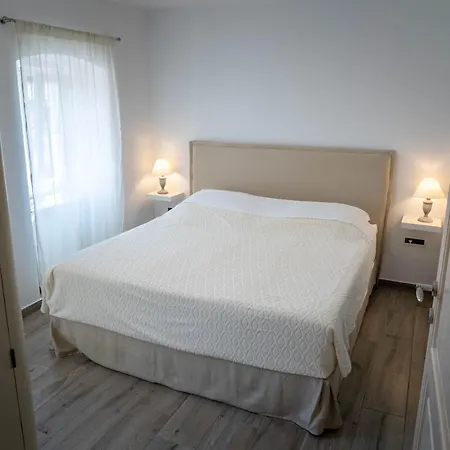 Familija Lovrinovi Retreat With Shared Pool Apartament