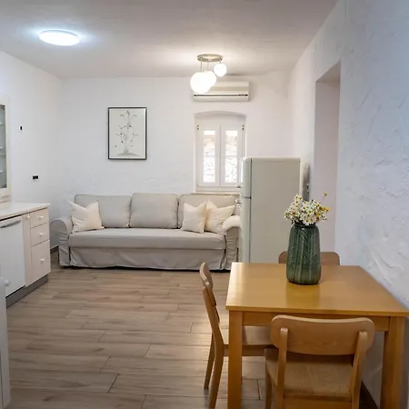 Familija Lovrinovi Retreat With Shared Pool Apartmán