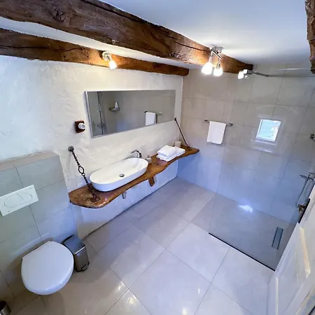 Apartament Familija Lovrinovi Retreat With Shared Pool Zvoneca