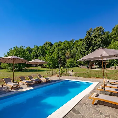Nature & Pool Escape Lovrinovi * Zvoneća