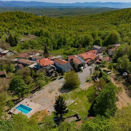 דירה Familija Lovrinovi Retreat With Shared Pool