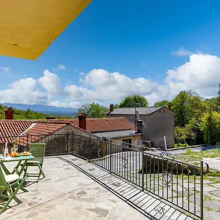 Familija Lovrinovi Retreat With Shared Pool דירה *