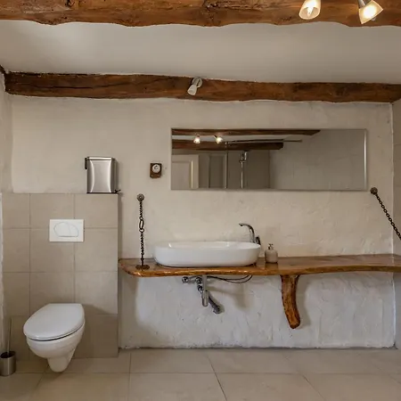 Familija Lovrinovi Retreat With Shared Pool Zvoneca