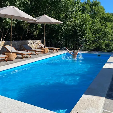 דירה Familija Lovrinovi Retreat With Shared Pool *