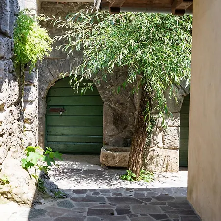 Familija Lovrinovi Retreat With Shared Pool דירה *