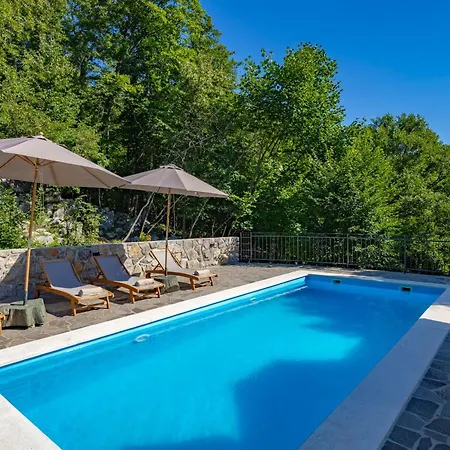 Lägenhet Nature & Pool Escape Lovrinovi Zvoneca