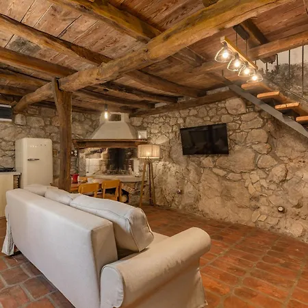 דירה Familija Lovrinovi Retreat With Shared Pool *