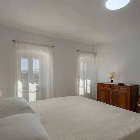 Familija Lovrinovi Retreat With Shared Pool