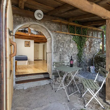 דירה Familija Lovrinovi Retreat With Shared Pool *