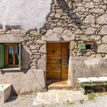 דירה Familija Lovrinovi Retreat With Shared Pool *