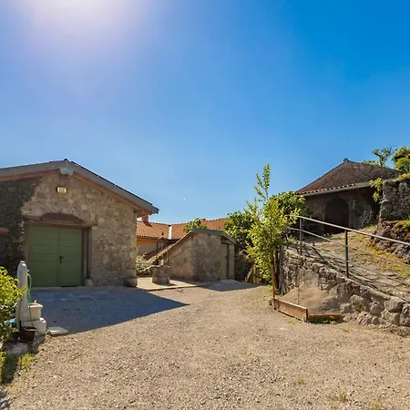 דירה Familija Lovrinovi Retreat With Shared Pool