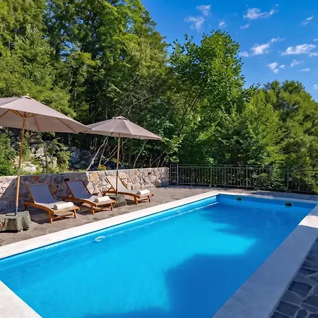 Nature & Pool Escape Lovrinovi Apartman *