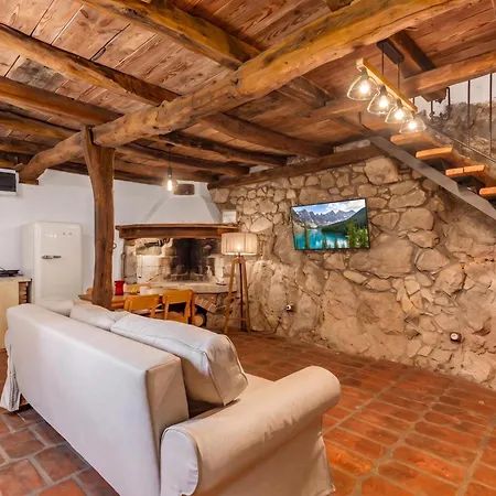 Apartman Nature & Pool Escape Lovrinovi