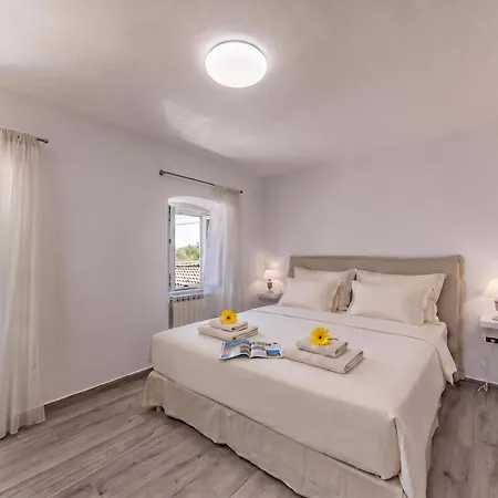 Nature & Pool Escape Lovrinovi Apartman *